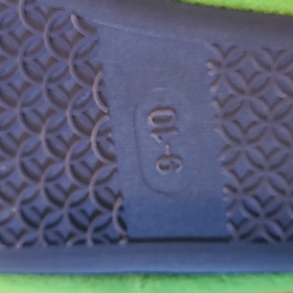 Paw Patrol Slippers size 9-10 - Picture 2 of 2